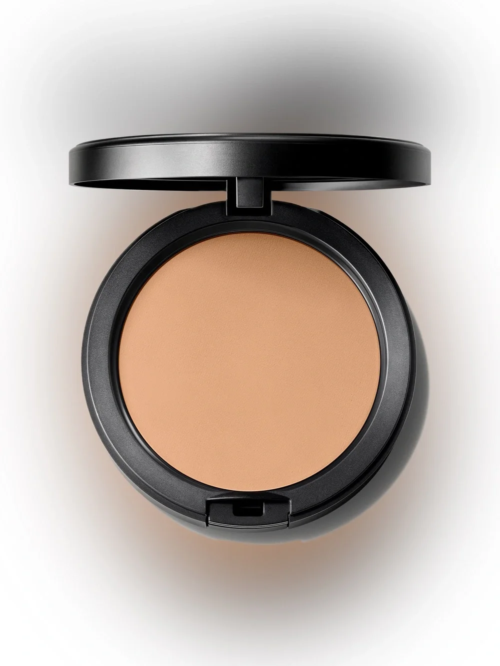 NIB MAC STUDIO FIX POWDER PLUS FOUNDATION NC18